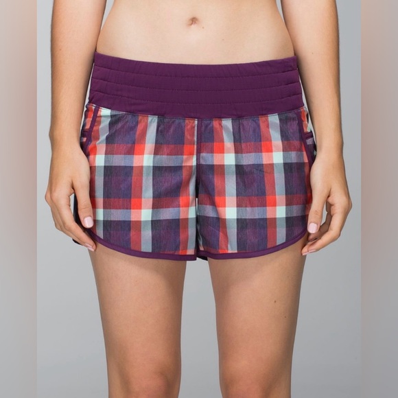 lululemon athletica Pants - Lululemon size 8 Tracker Short II Wheezy Check Multi Heathered Berry Yum Yum Run